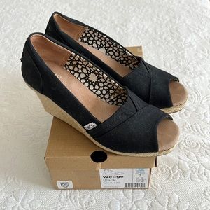 Toms Wedge Black Canvas Size 8